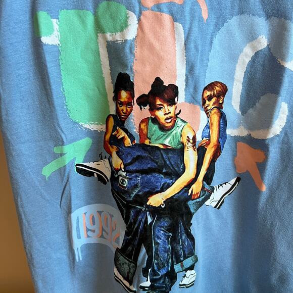 TLC Women's Light Blue Short Sleeve Graphic T-Shirt - Size XS - NWT - Picture 4 of 6